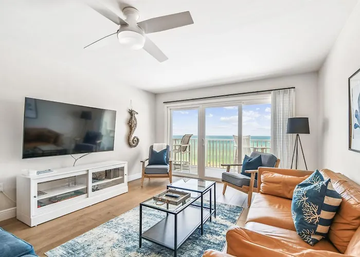 Top-floor Oceanfront At Seagate! Apartment