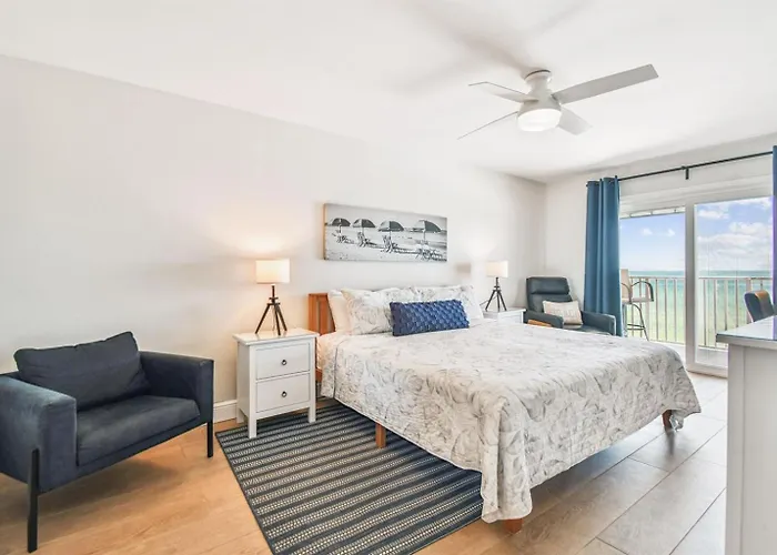 Top-floor Oceanfront At Seagate! Apartment