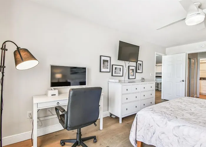 Top-floor Oceanfront At Seagate!