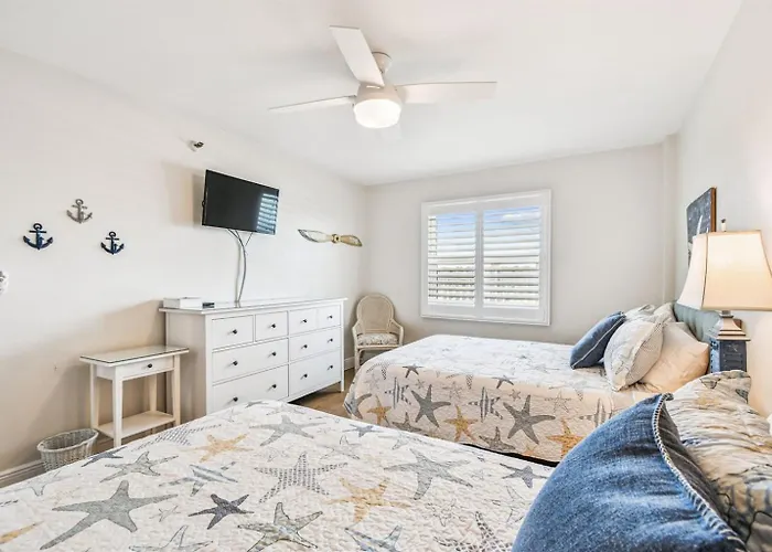 Apartment Top-floor Oceanfront At Seagate!