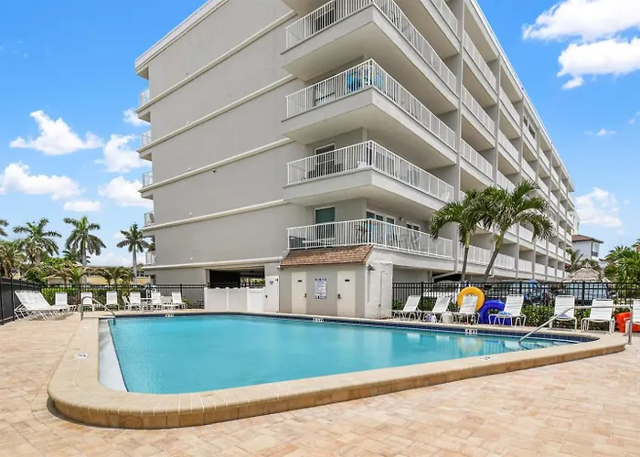 Apartment Top-floor Oceanfront At Seagate!